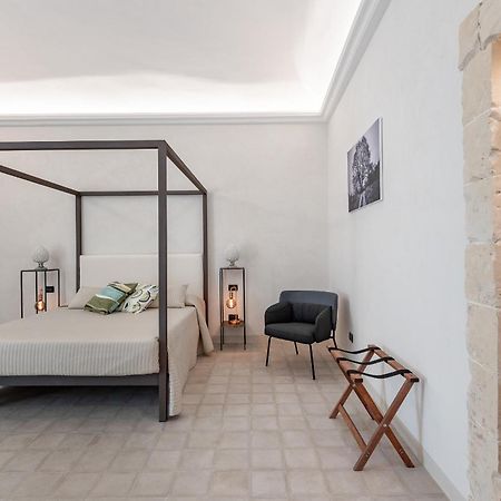 Bed And Breakfast Welcome 노토 외부 사진