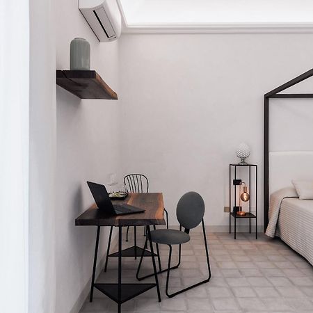 Bed And Breakfast Welcome 노토 외부 사진