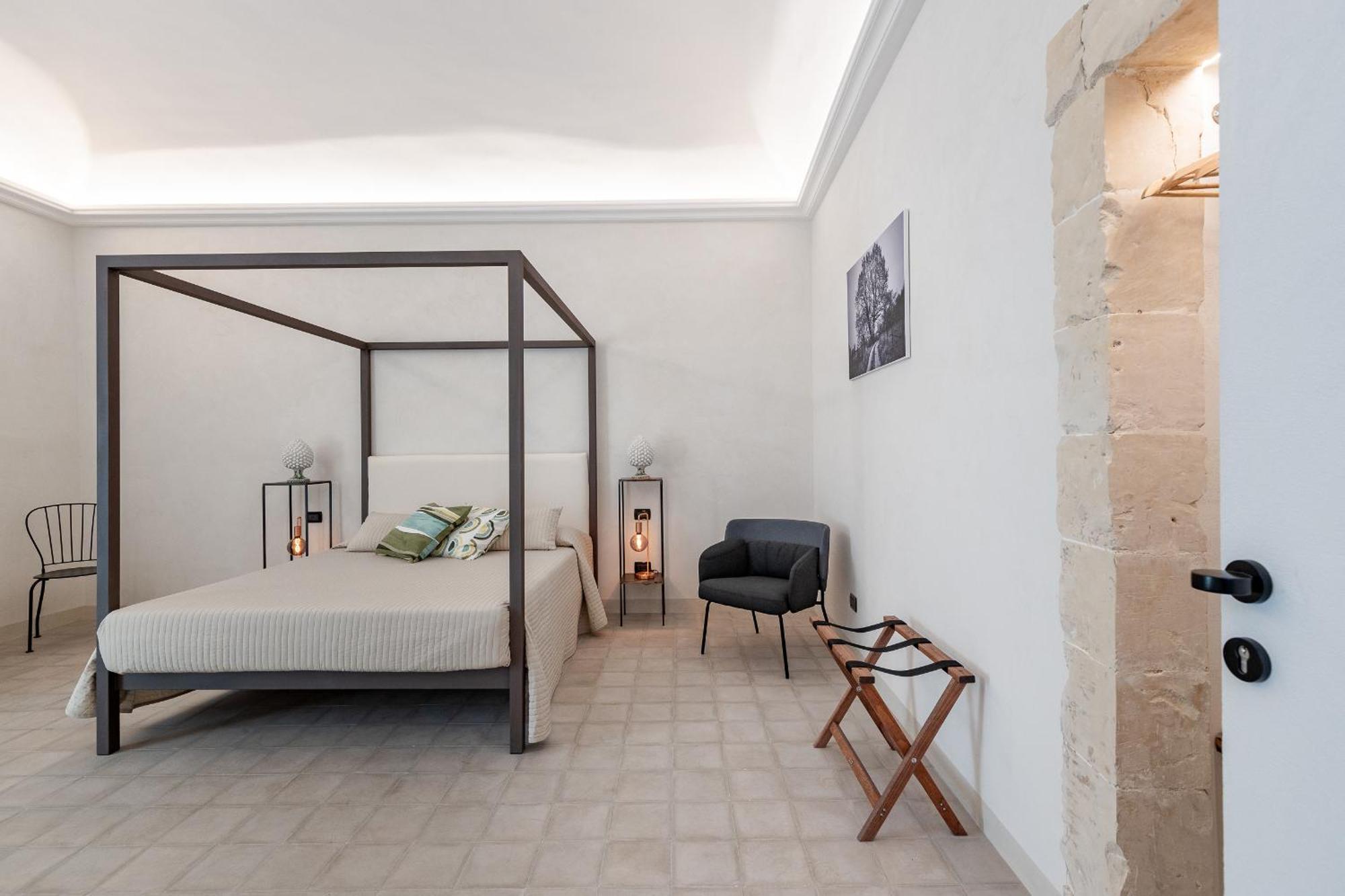 Bed And Breakfast Welcome 노토 외부 사진