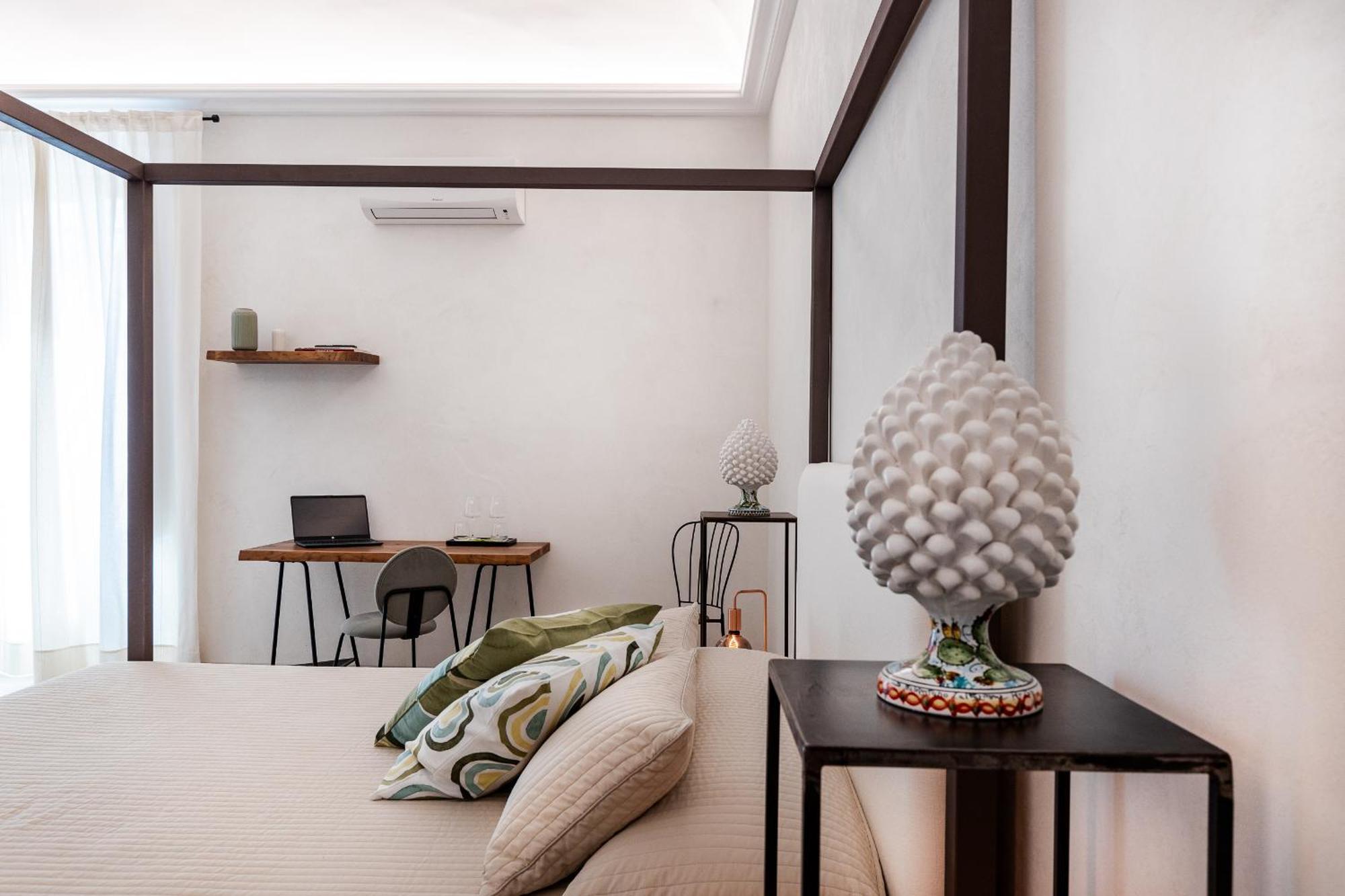 Bed And Breakfast Welcome 노토 외부 사진
