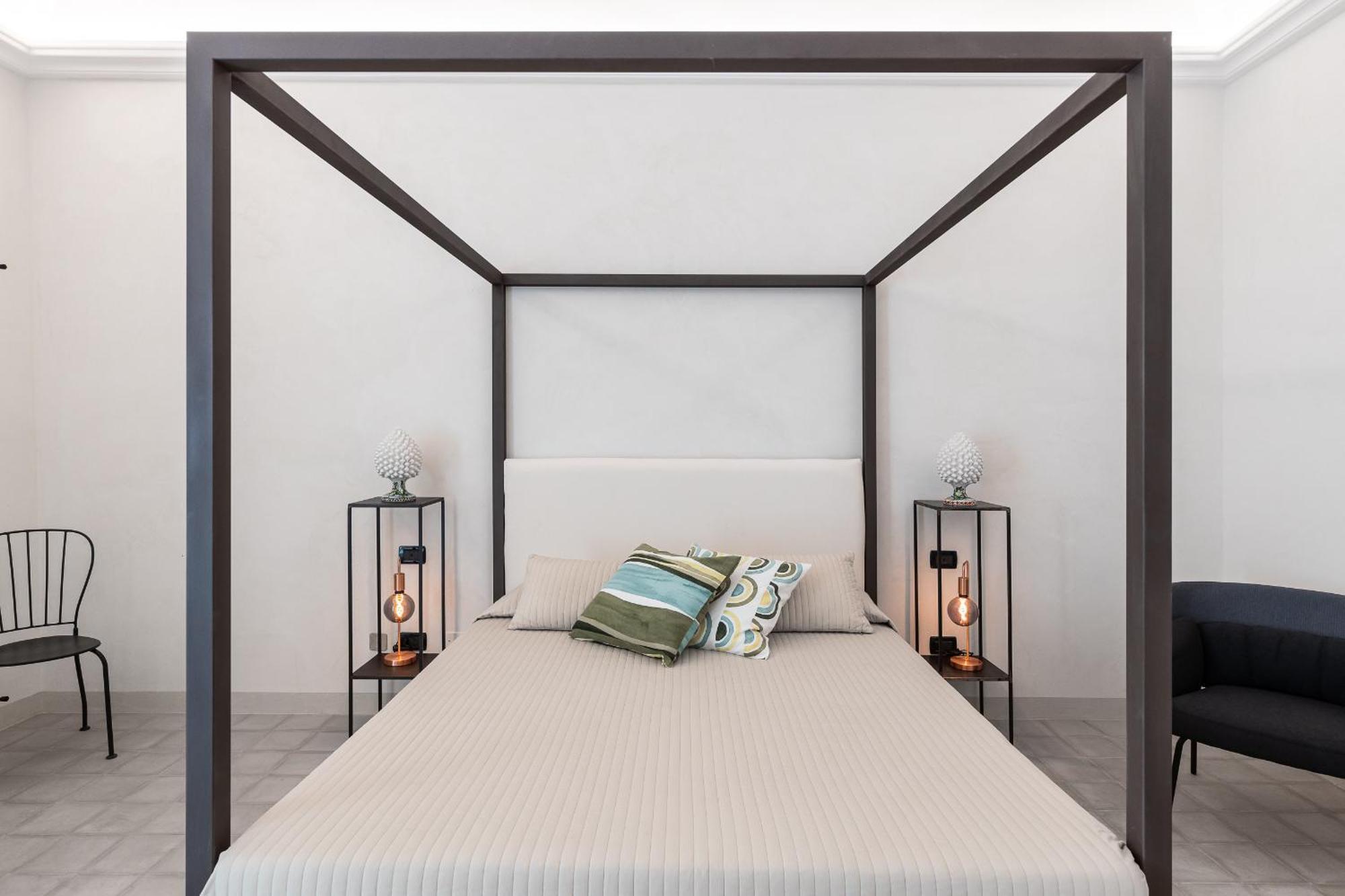 Bed And Breakfast Welcome 노토 외부 사진